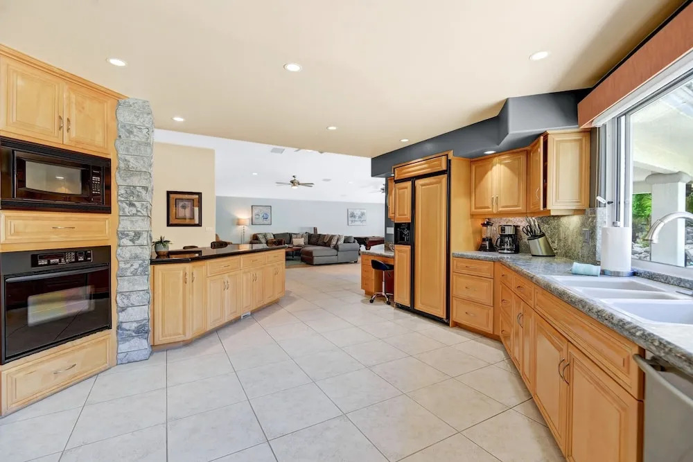 77545 Robin Road House 5 Bedrooms 5.5 Bathrooms Home