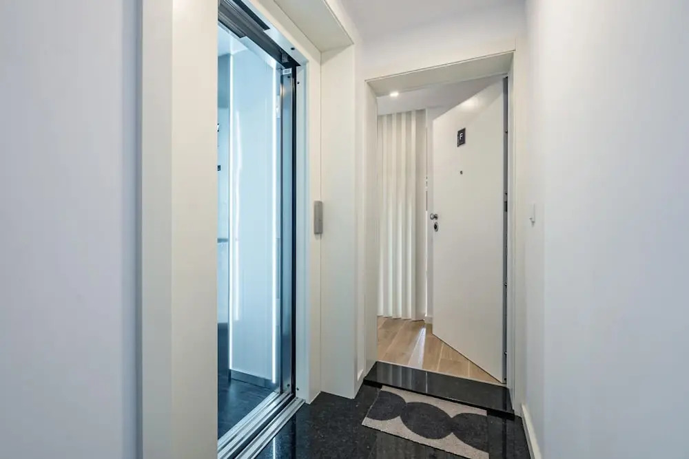 Nomad s Lux - 1bdr Charming Top Floor Porto
