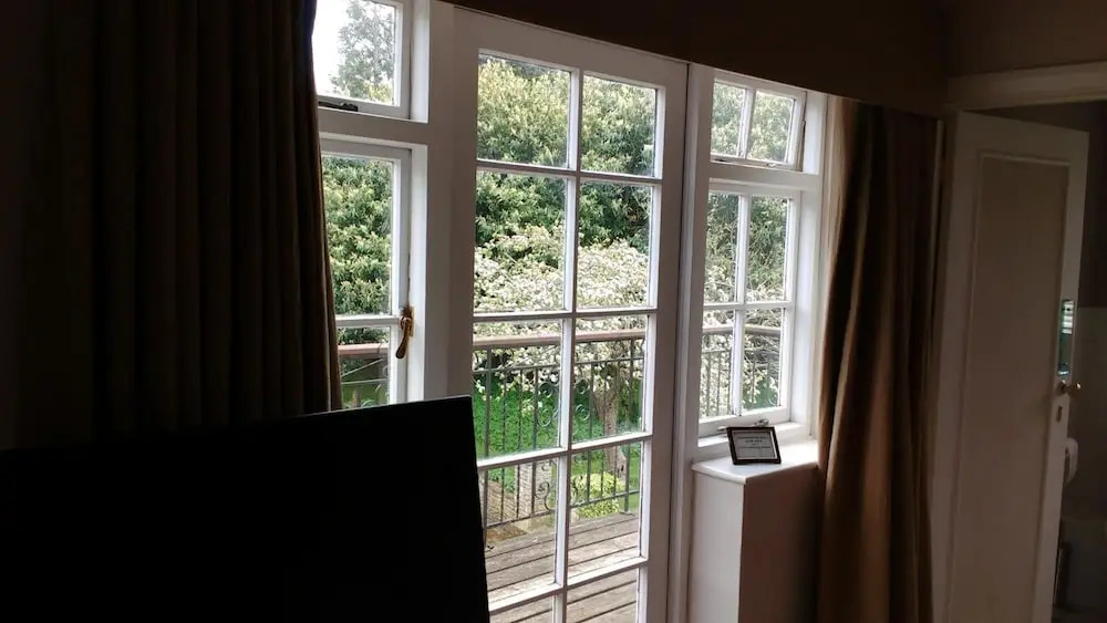 Bell House Hotel & Restaurant