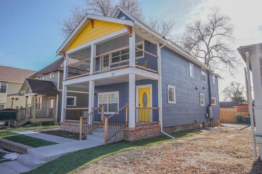 1BR Downtown Urbanitydining, Drink, Cafes & Escape