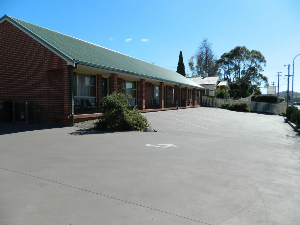 Roseville Motel and Apartments