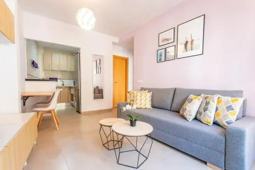 Bright Apartment Near The Historic Center