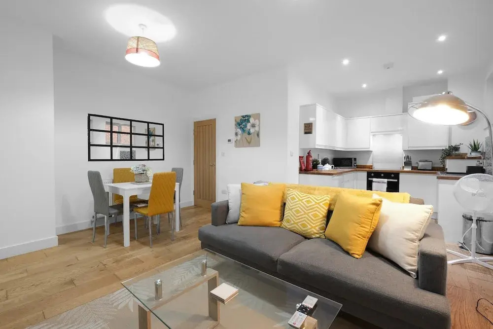 Eastons 1 Bedroom Apt. with Sofa Bed