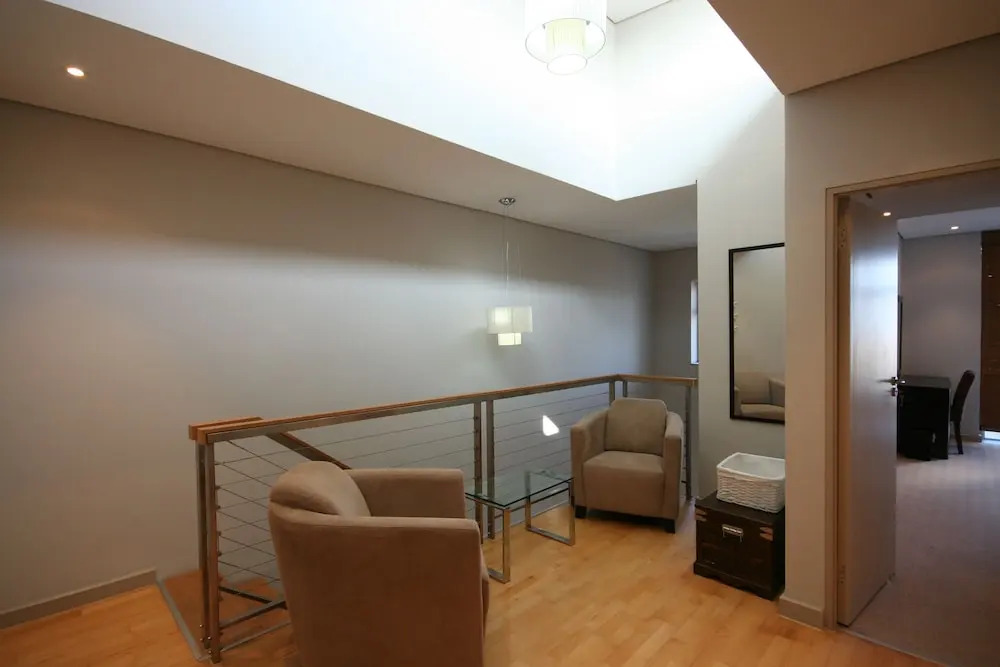 Knightsbridge Luxury Suite in Century City by CTHA