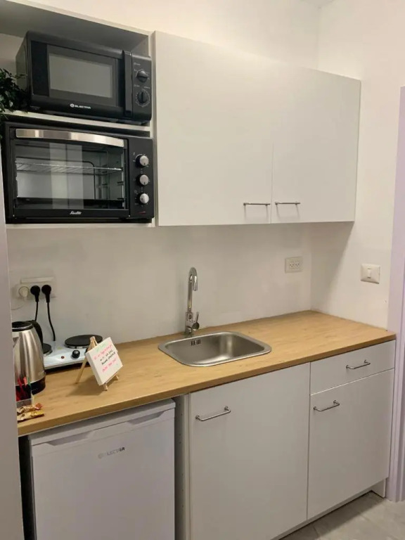5 min to Bat Yam beach 2 rooms flat equipped