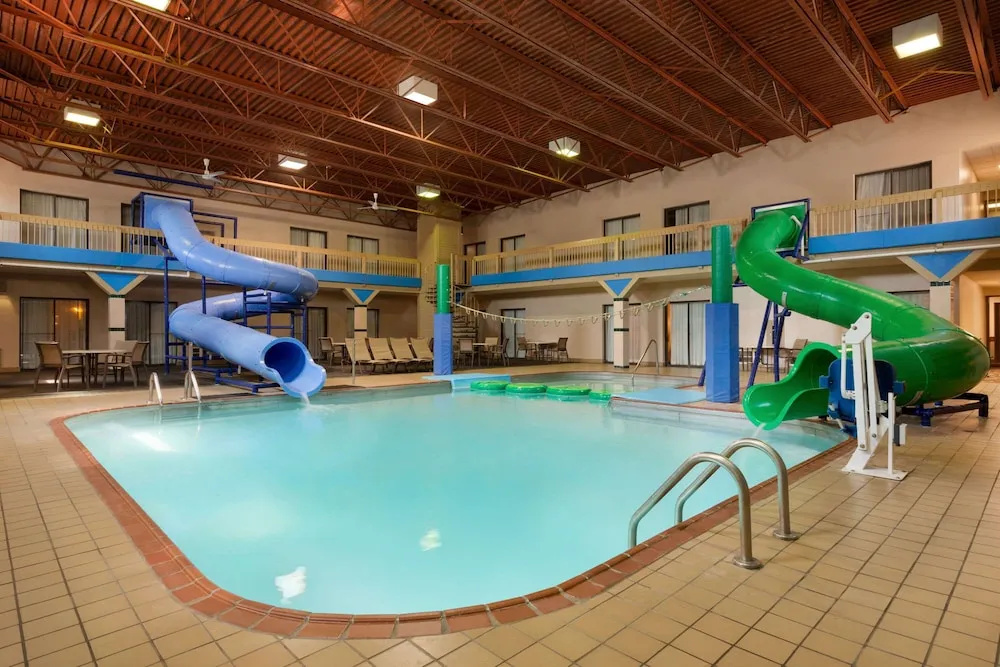 Baymont Inn & Suites Fargo
