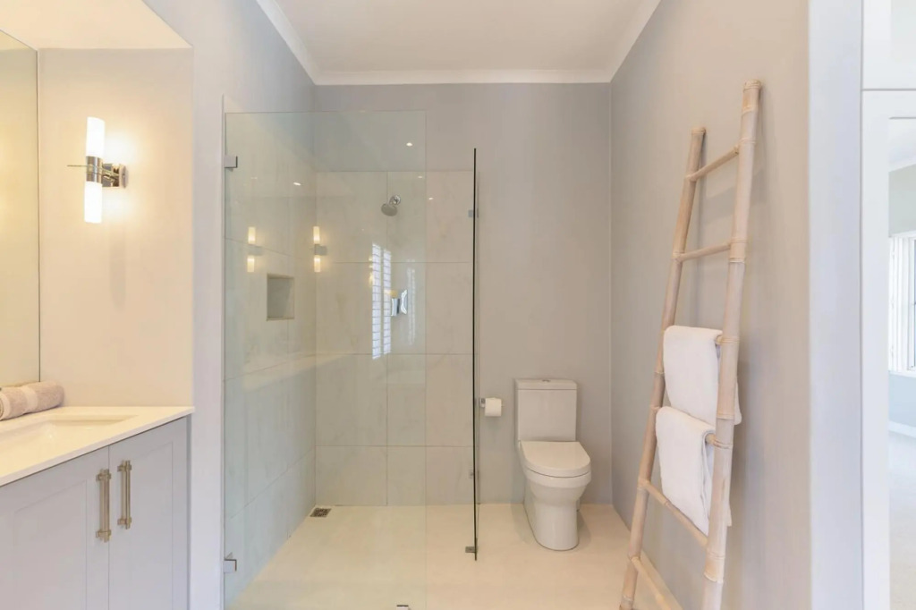 Sublime Five bed Property in Glorious Setting