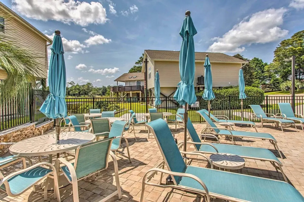 Updated Myrtle Beach Cottage w/ Shared Pool!