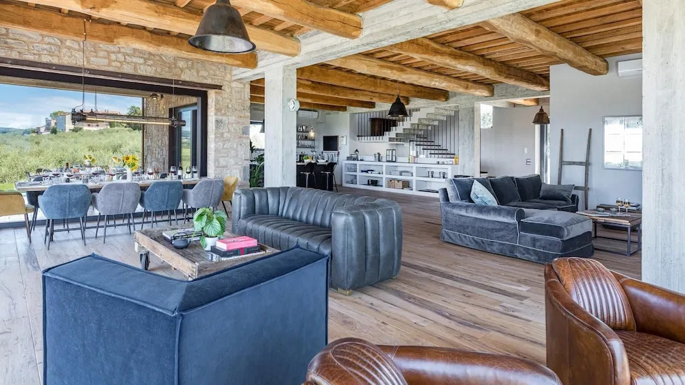 CASALE THE PLACE 6&2, Emma Villas