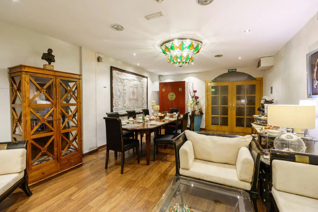 Hotel Reina Mora