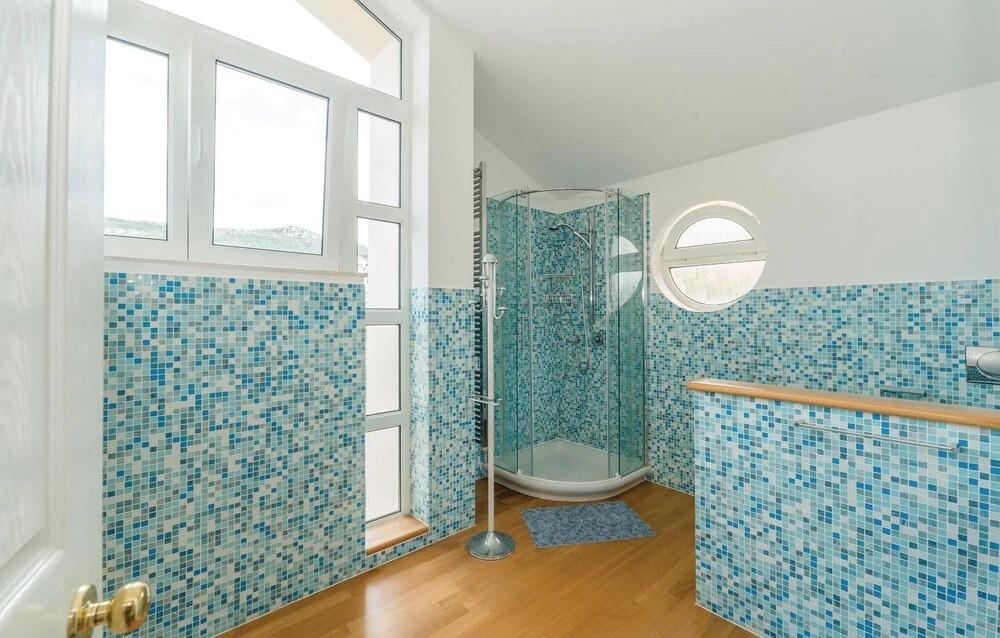Beautiful Home in Primosten With Wifi and 6 Bedrooms