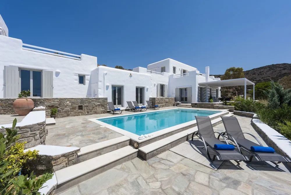 Niriides Luxury Villas