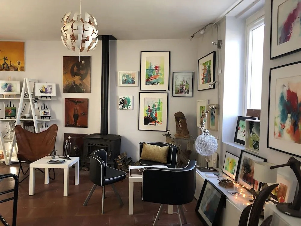 Chambre de la galerie du port "Douce France"