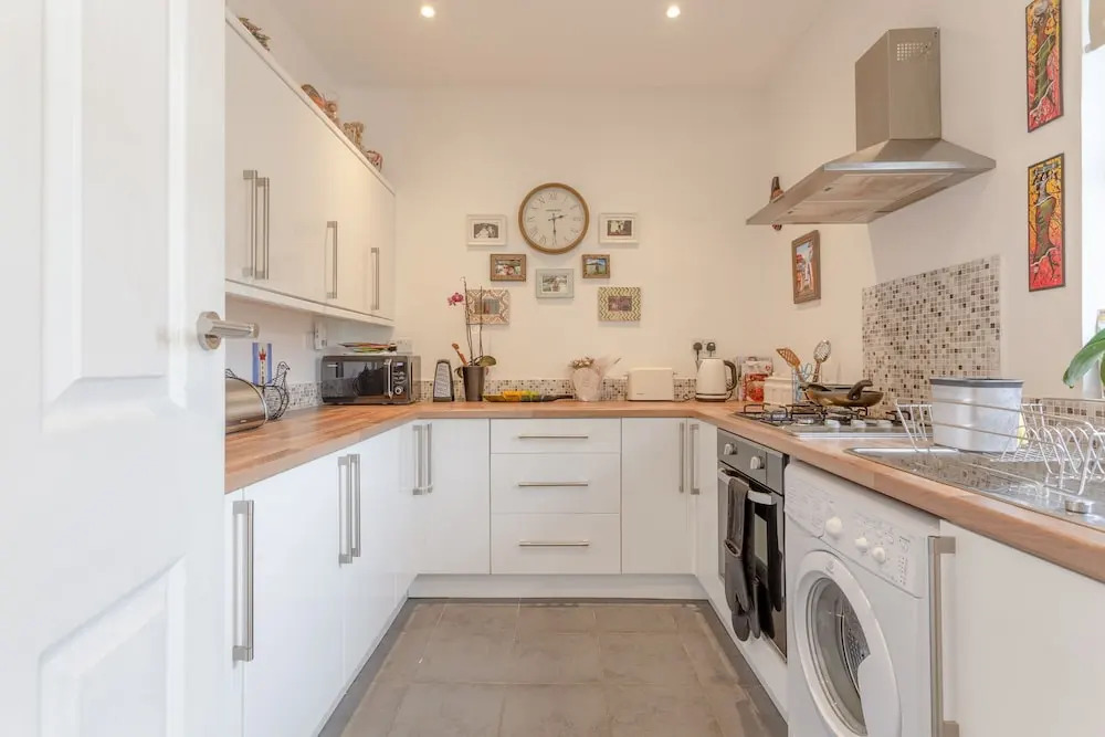 Bright Garden Flat In Wimbledon