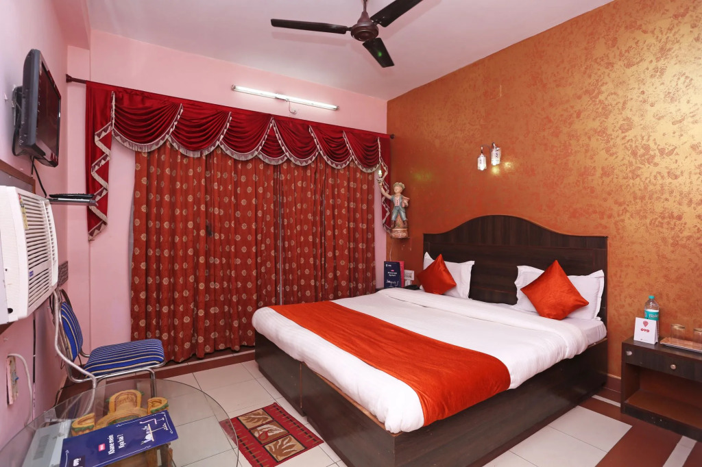 Capital O 6077 Hotel Ashraya