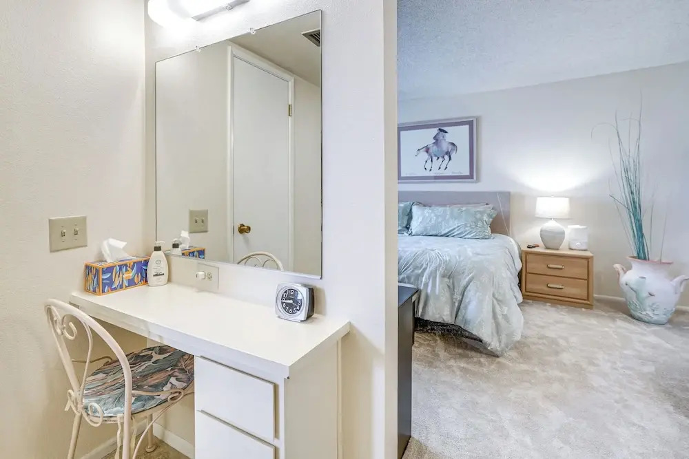 Walk to Golf Course: Sun City West Retreat