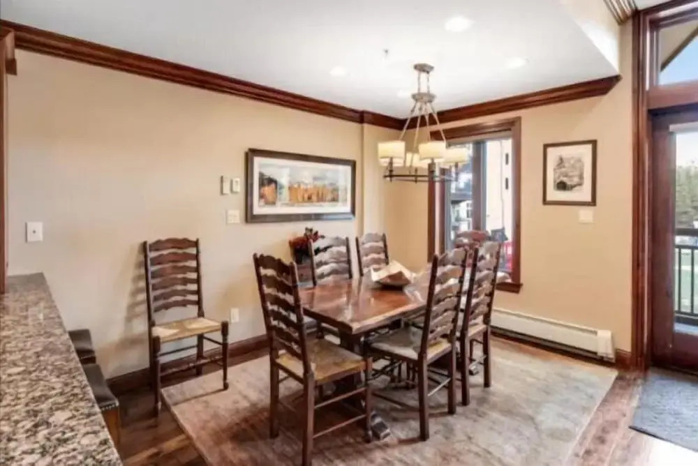 Ski In, Ski Out 3 Bedroom Condo at the Eagle Bahn Gondola With Slopeside Pool