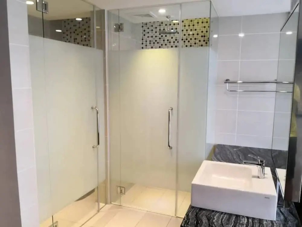 DMajestic Place, 1 King or 1 Queen bed and 1 Super Single bed