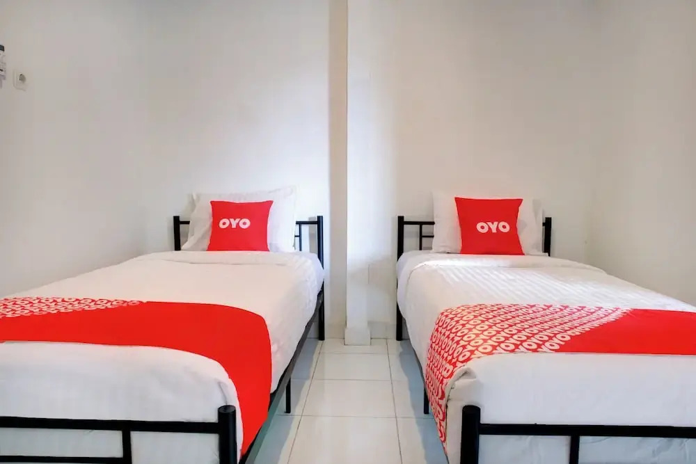 Wisma Yani Syariah by OYO Rooms