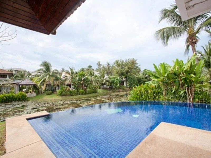 Villa in the Garden, Surin Beach with private spa