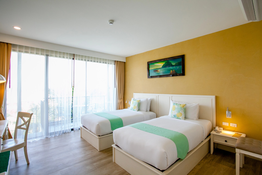 HULA HULA RESORT l truly tropical and fun wellness