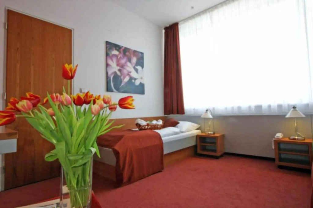 Hotel Ruby Blue