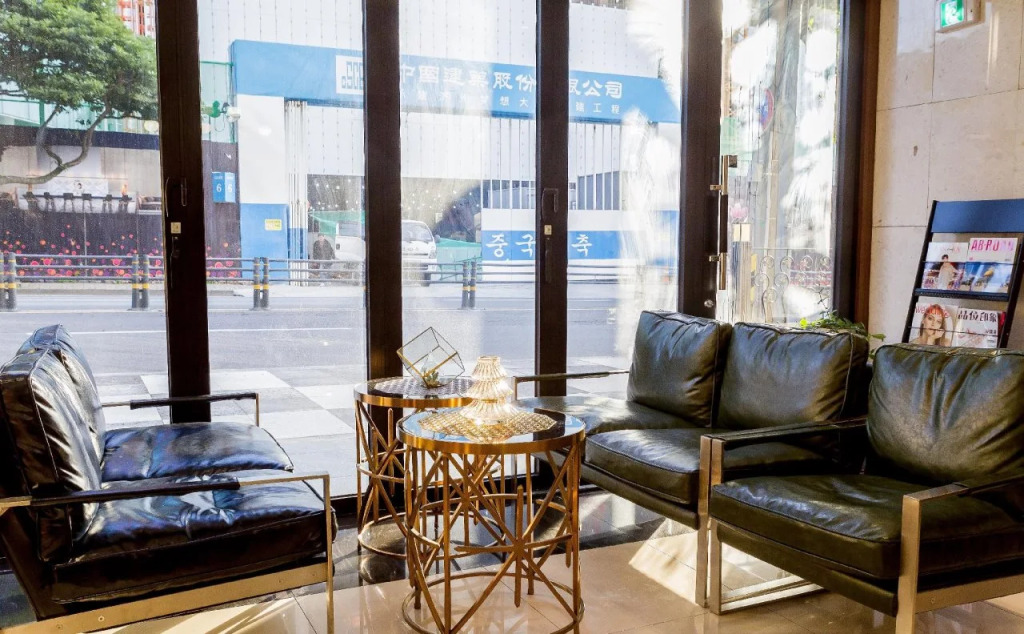 L&L City Hotel