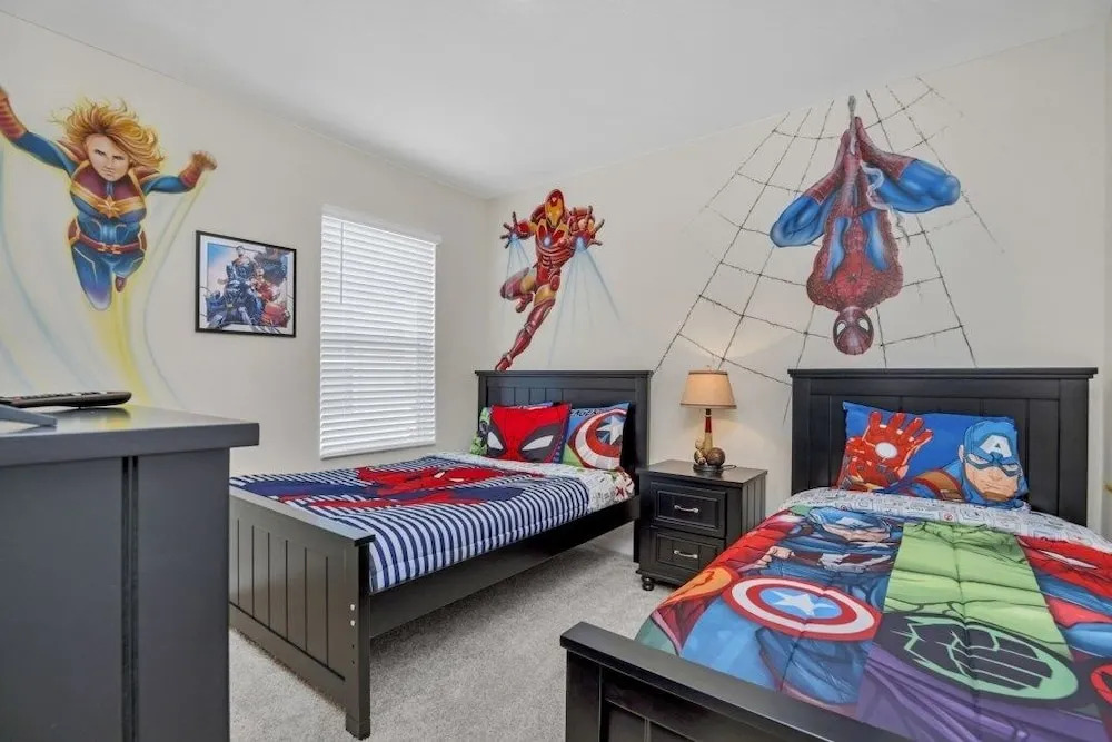 6 Bed 4 Bath Solterra Beautiful Home! 6 Bedroom Villa by RedAwning