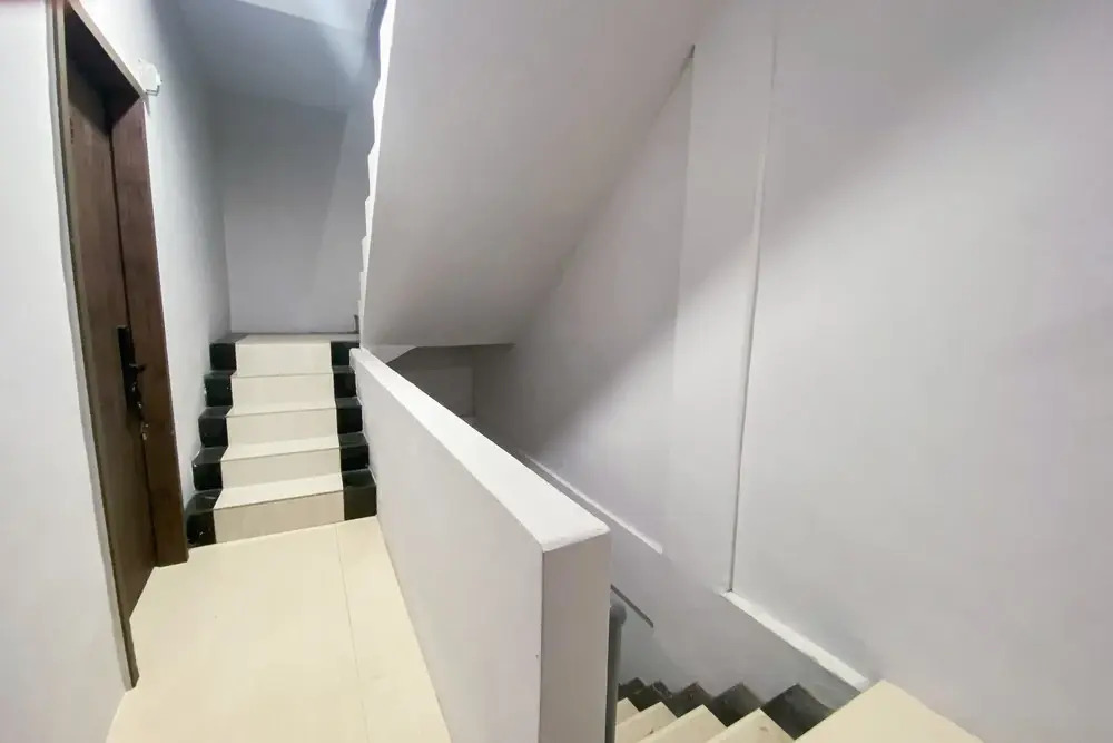 Urbanview Hotel near DC Mall Crown Homestay Batam