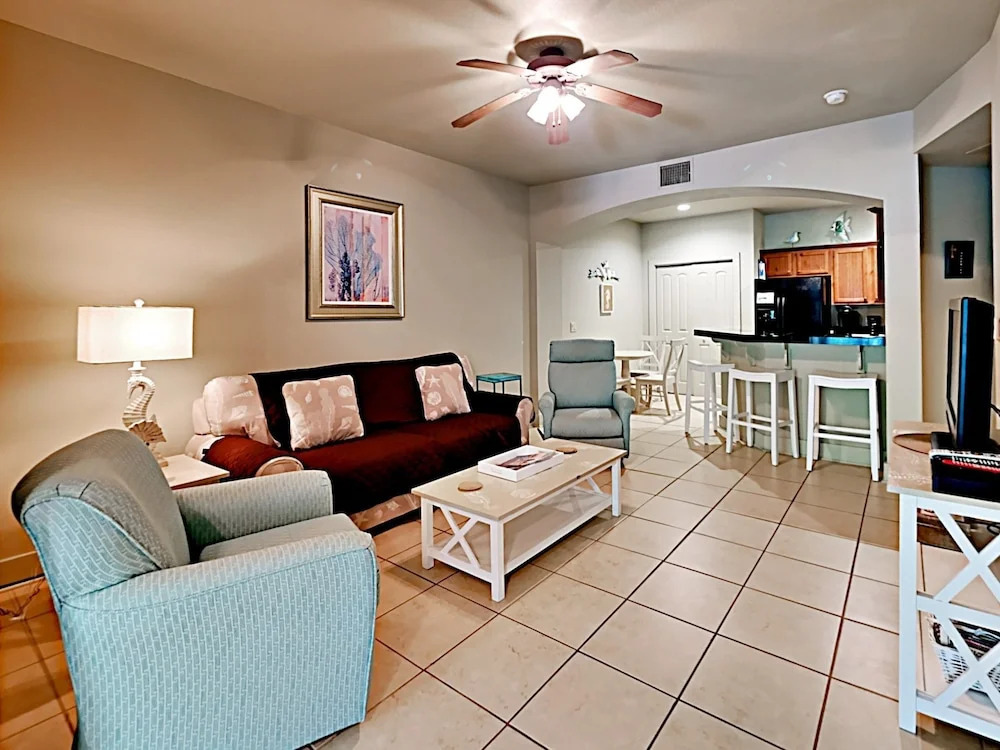20050 East Oak Rd Condo Unit 1108