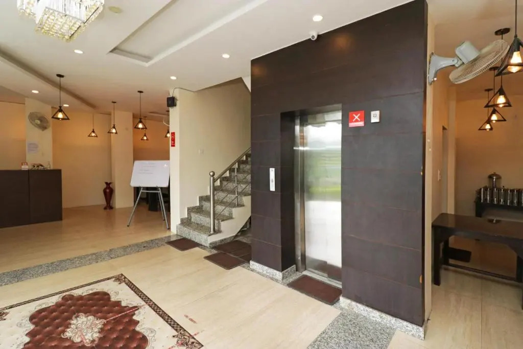 Hotel Mirage Residency