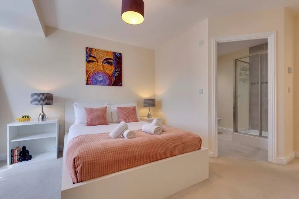 Modern Cambridge Home Business & Holiday Stays