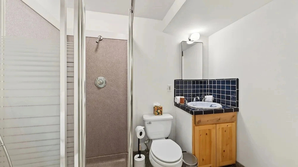Grand Elk Chalet by Avantstay Private Beach + Pier + Hot Tub Historic A-frame in Carnelian Bay Near Tahoe City + Hiking Trails