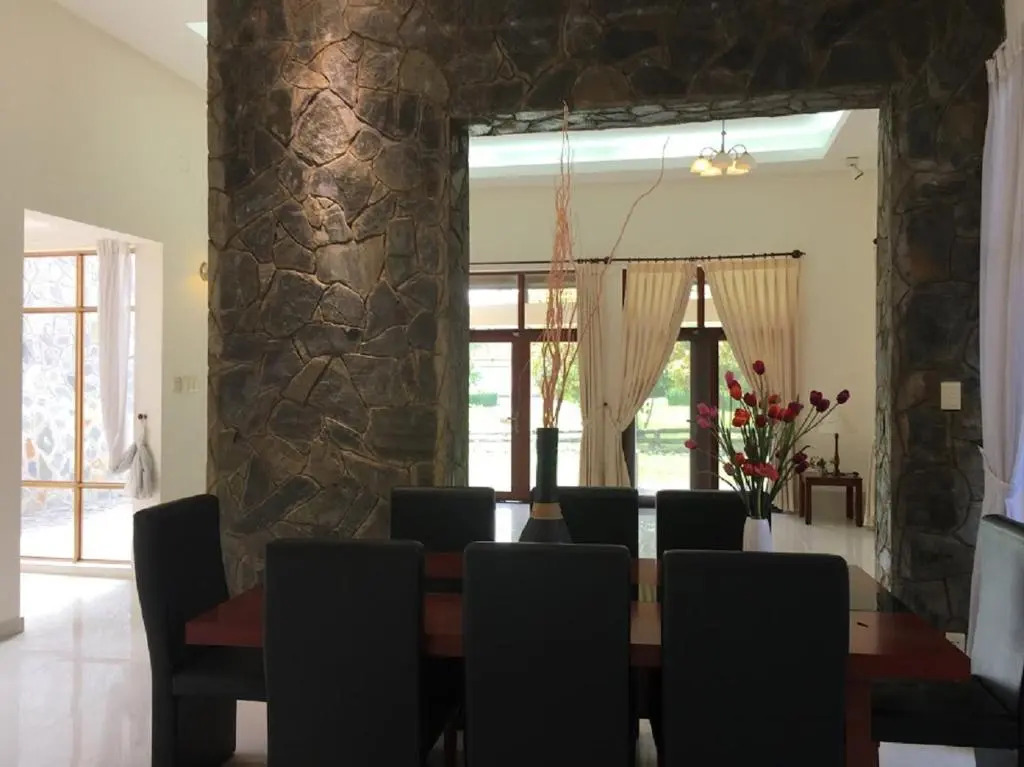 Vietnam Golf - Lake View Villas