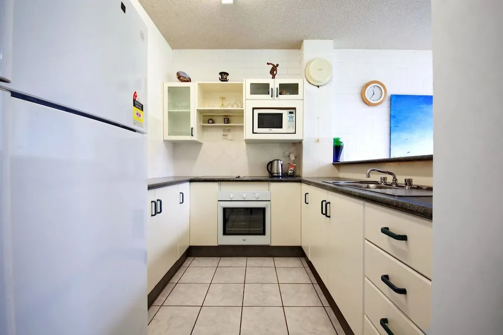 Villa Ellisa, Unit 1/10 Columbia Close