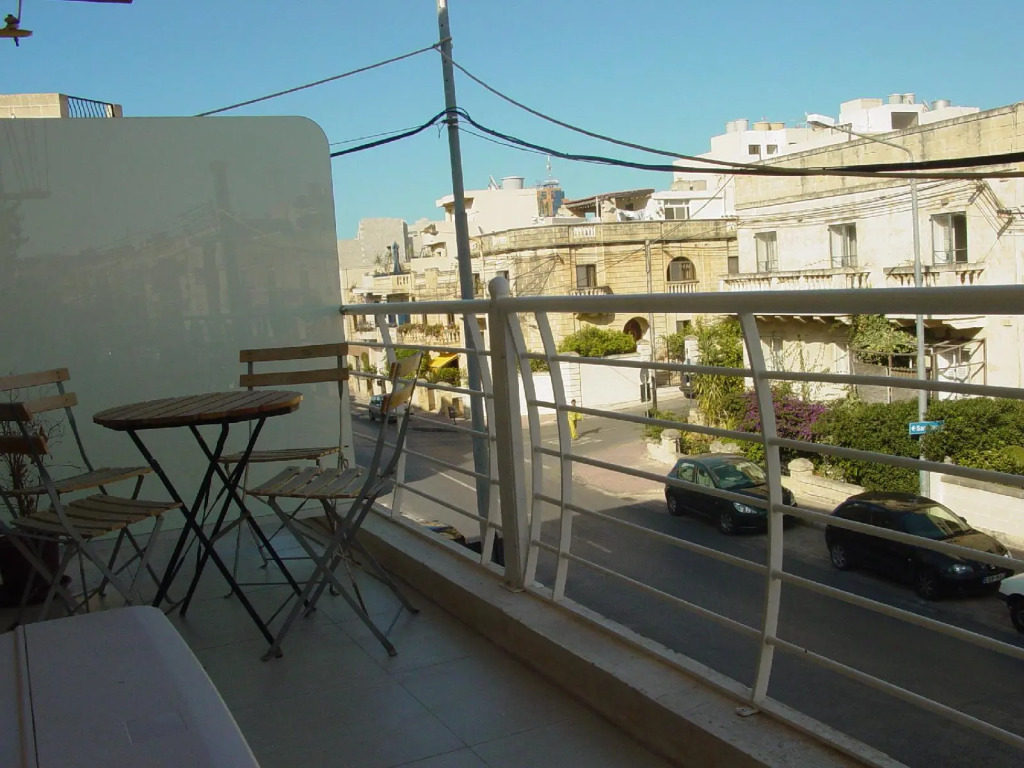 Eri Apartment E040