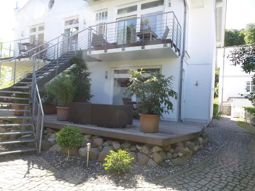 strandnahe und moderne FeWo mit Terrasse, Villa Ravensberg, Binz