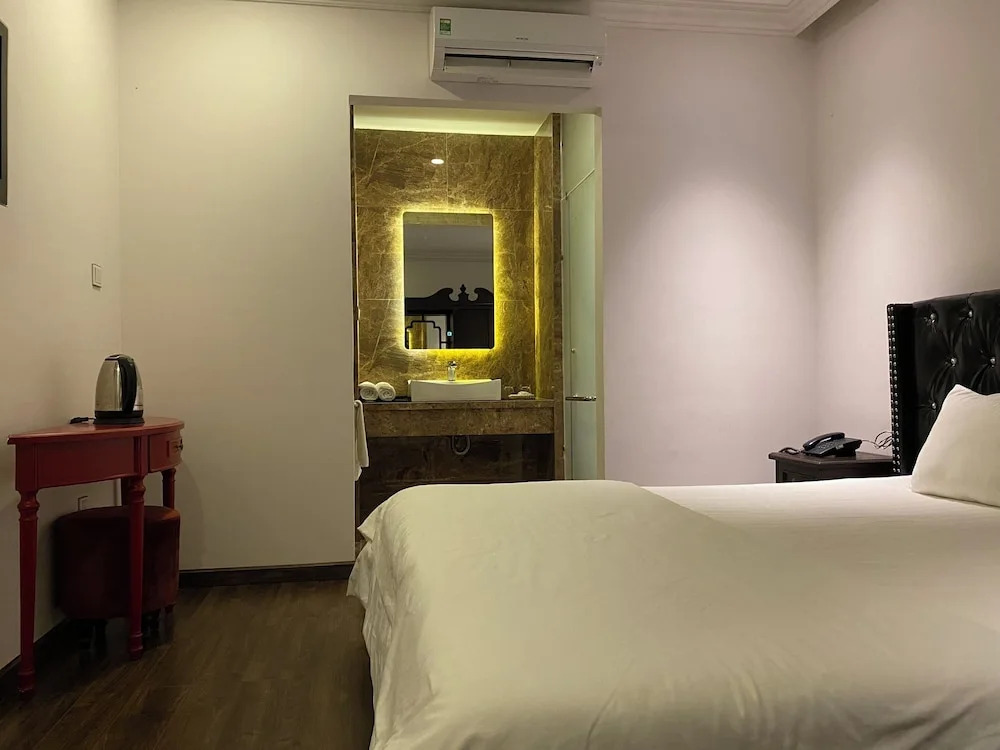 Mia Hotel (Feliz Hotel Binh Duong)