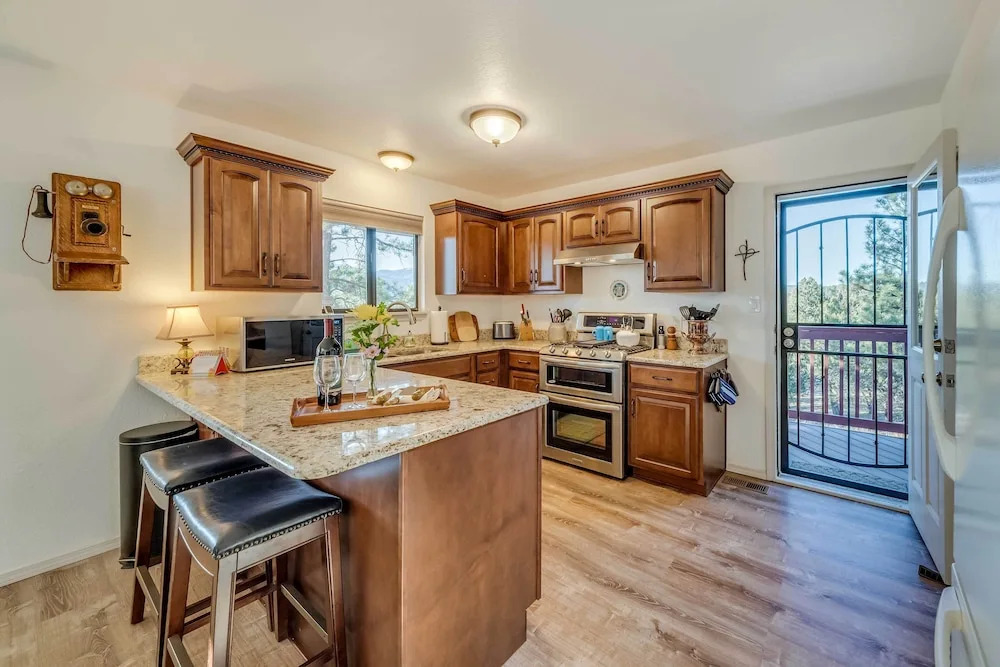 Wildlife Watching & Mtn Views: Luxe Ruidoso Escape
