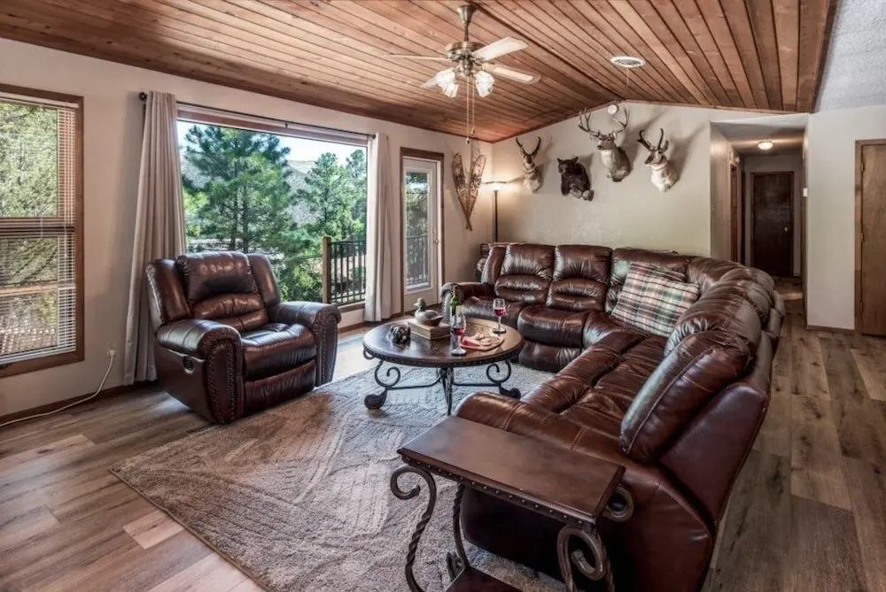 English - Three Bedroom Cabin