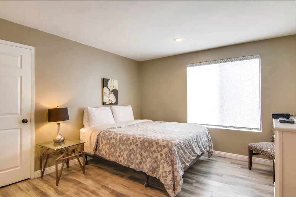 Beach Style 3 - 6 Br Home