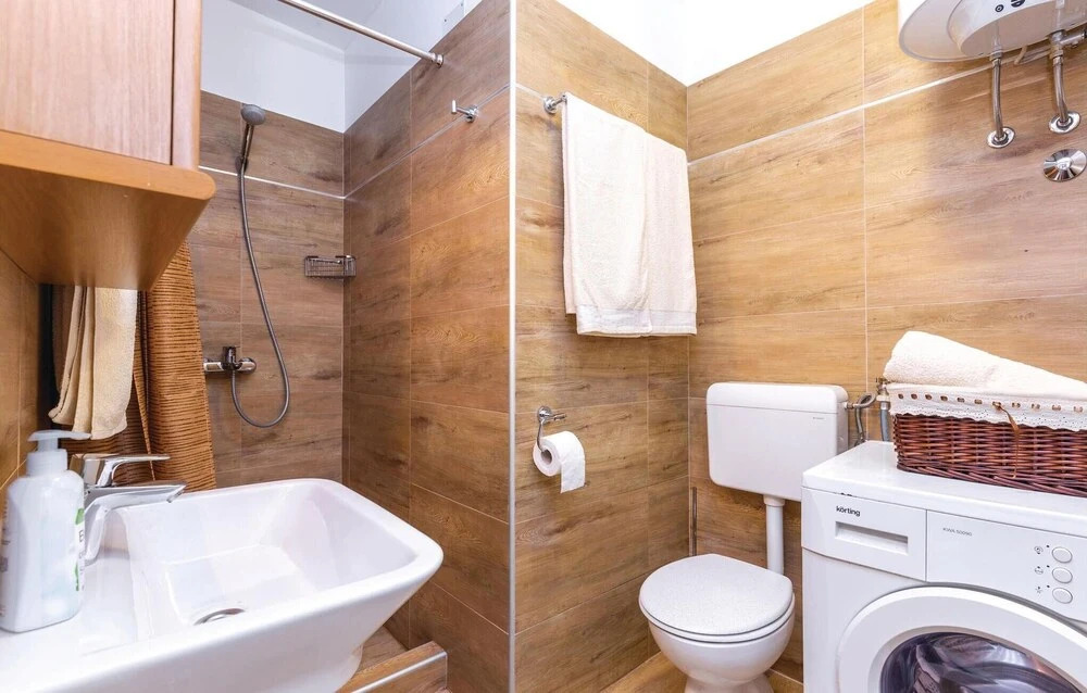 Nice Home in Kostrena With Wifi and 2 Bedrooms