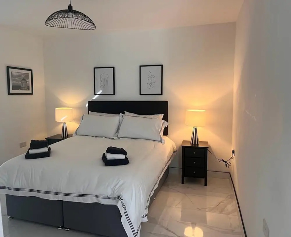 Sunset Cottage - Sleeps 6 - Parking - Garden