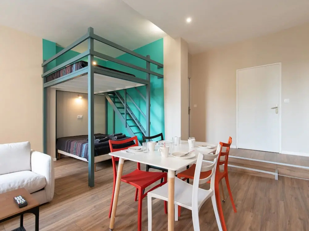 Studio Camelina Gauche City Room