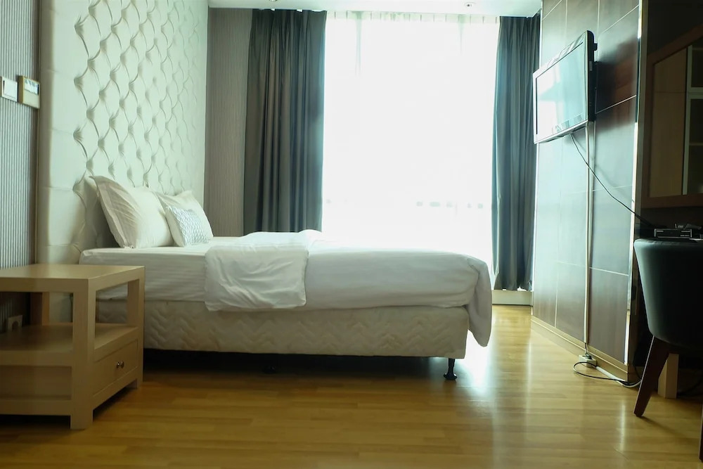 Luxury 3 Bedroom The Peak Apartment By Travelio