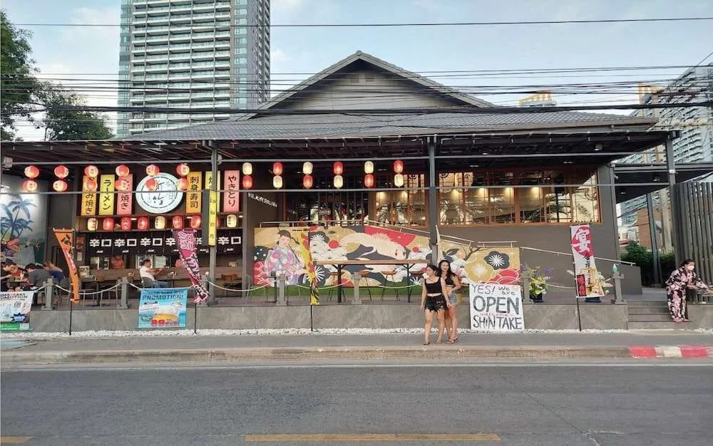 芭提雅酒店公寓 海边度假公寓 中天海滩公寓 步行街很近的民宿