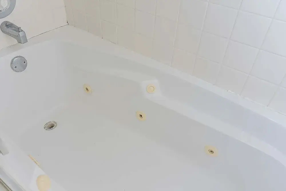 Ground Floor Duplex 1/2 block to Beach BBQ ok 2 Bedroom Home by RedAwning
