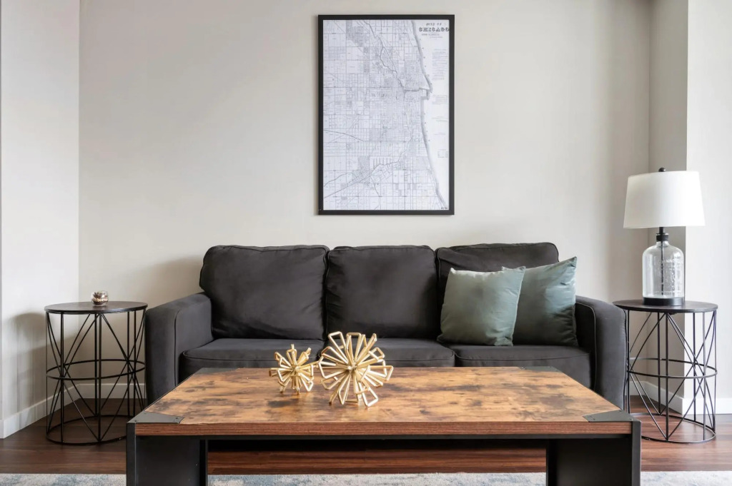 Chicago | Clean & Contactless Studio + Full Kitchen