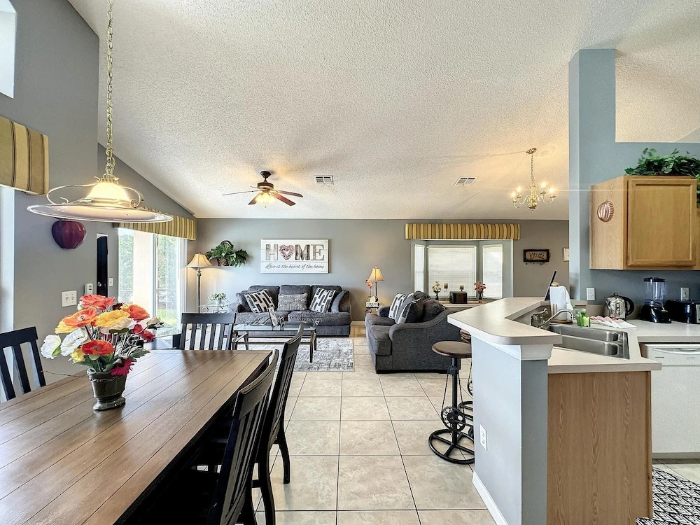 Emerald Island 4 bed Mins to Disney