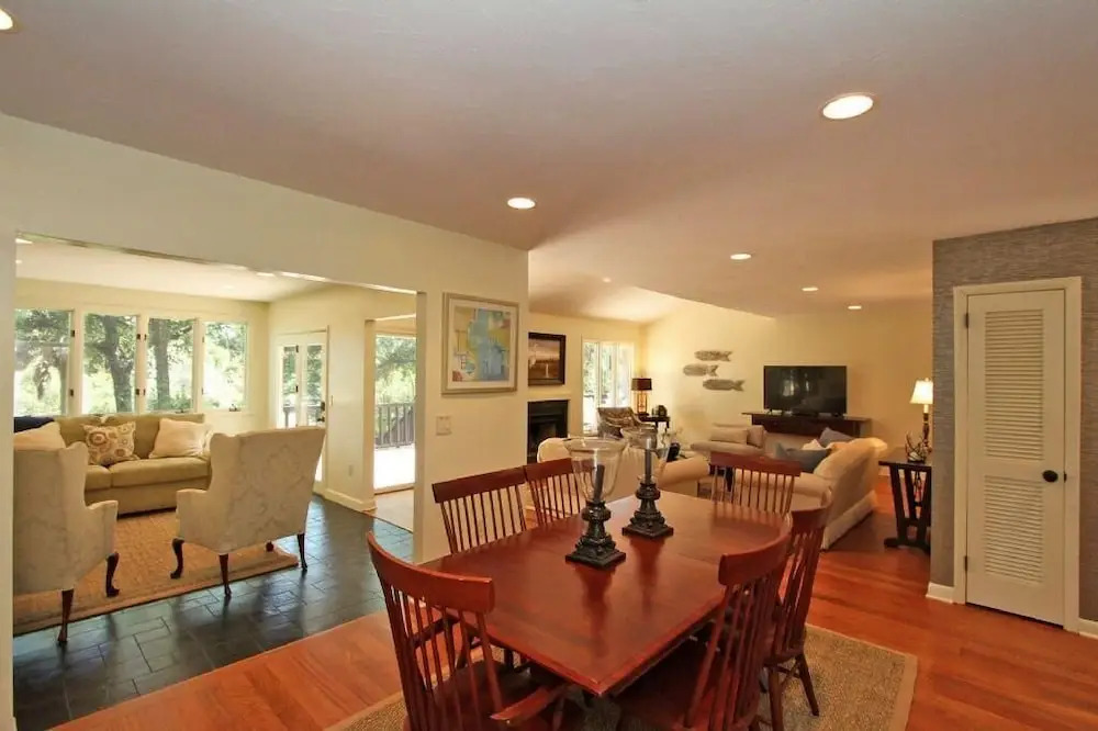 7 Edgewater Ally